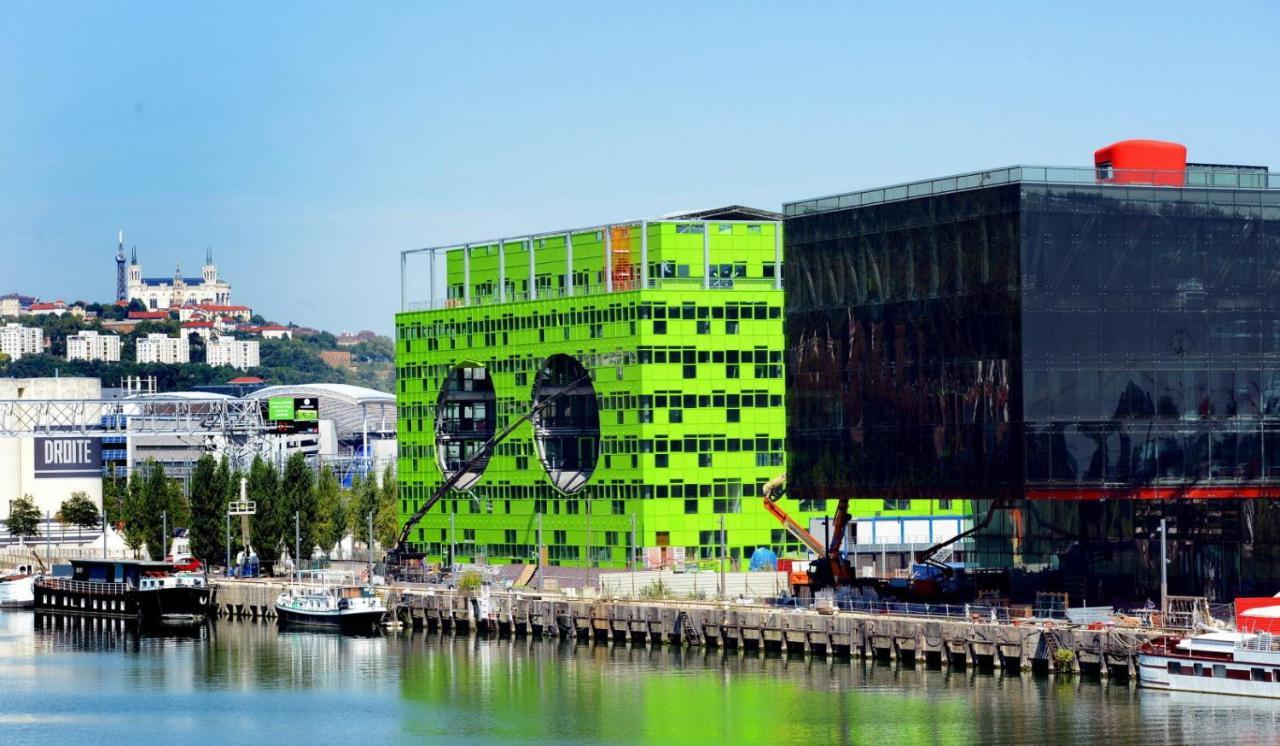 Apartamento Confluence - Superbe pied à terre avec parking privé Lyon Exterior foto