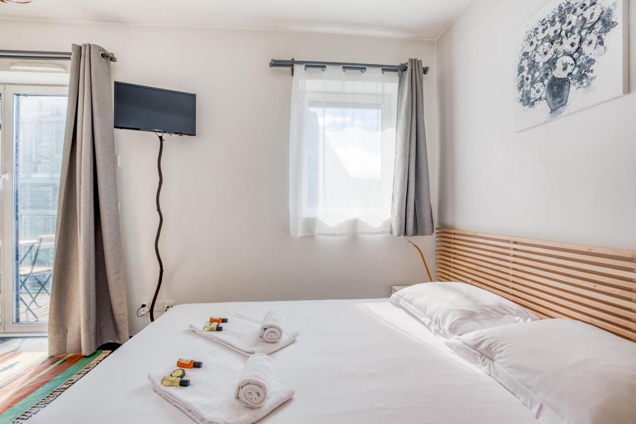 Apartamento Confluence - Superbe pied à terre avec parking privé Lyon Exterior foto